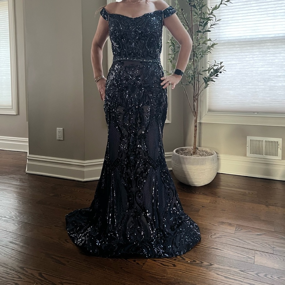 Beautiful Jovani navy blue beaded dress size 12 it was fixed to fit a size 6